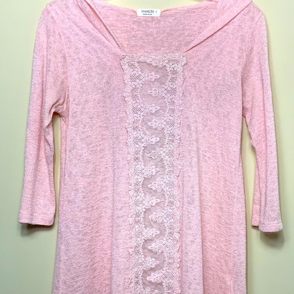 Hooded Light Pink Lace Detail 3/4 Sleeve Top Size Small